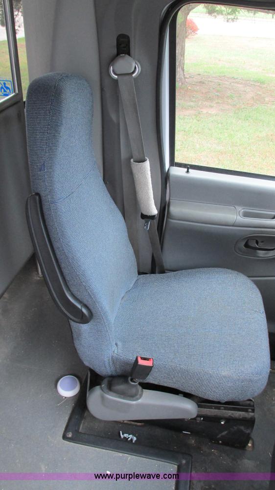 image for item I3195 2008 Ford E450 Starcraft coach bus