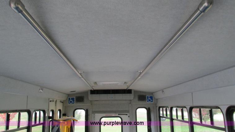 image for item I3195 2008 Ford E450 Starcraft coach bus