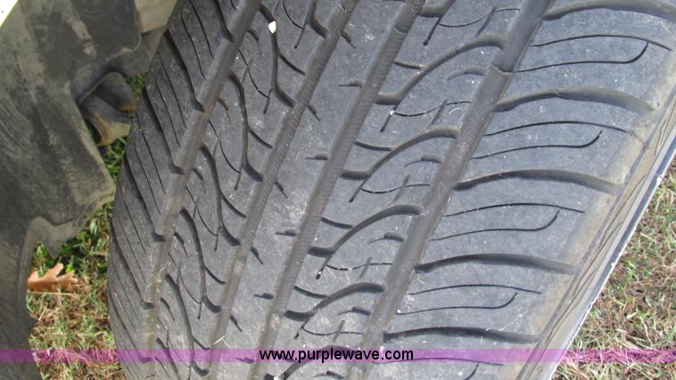 image for item I3196 2006 Dodge Magnum SE