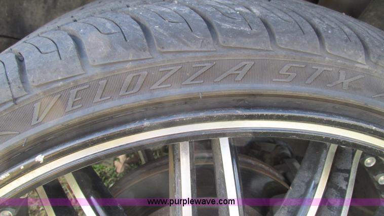 image for item I3196 2006 Dodge Magnum SE