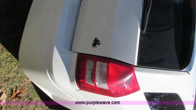 image for item I3196 2006 Dodge Magnum SE