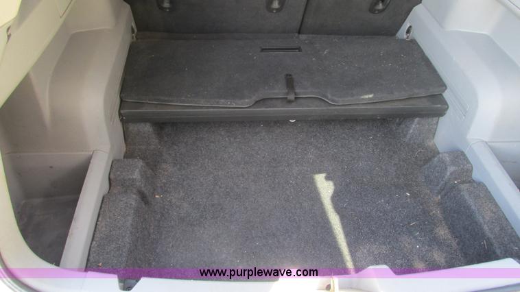 image for item I3196 2006 Dodge Magnum SE