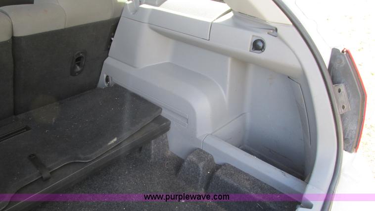 image for item I3196 2006 Dodge Magnum SE