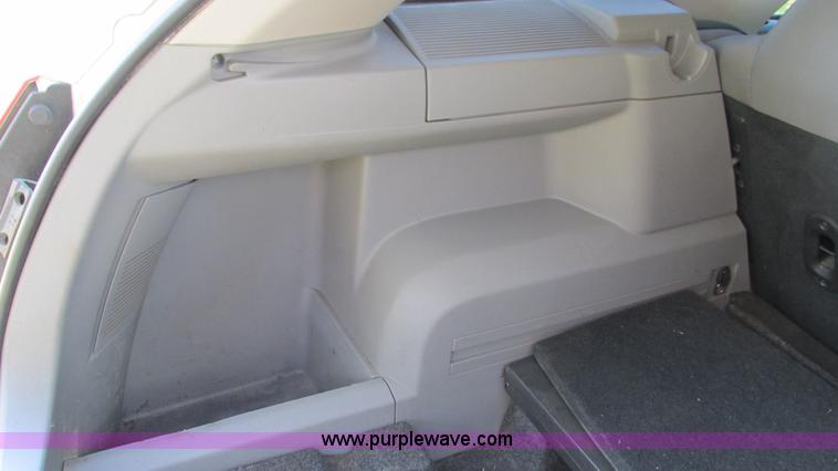 image for item I3196 2006 Dodge Magnum SE