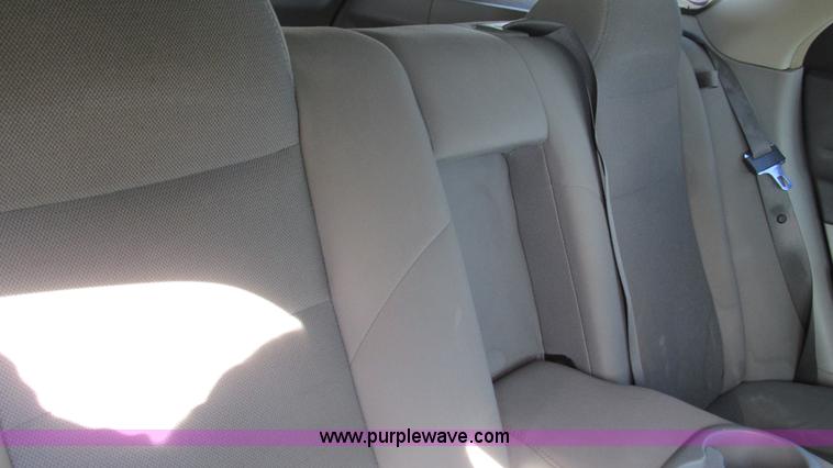 image for item I3196 2006 Dodge Magnum SE