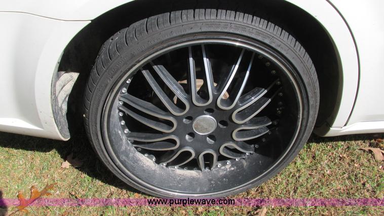 image for item I3196 2006 Dodge Magnum SE