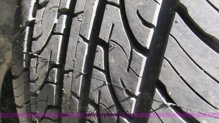 image for item I3196 2006 Dodge Magnum SE