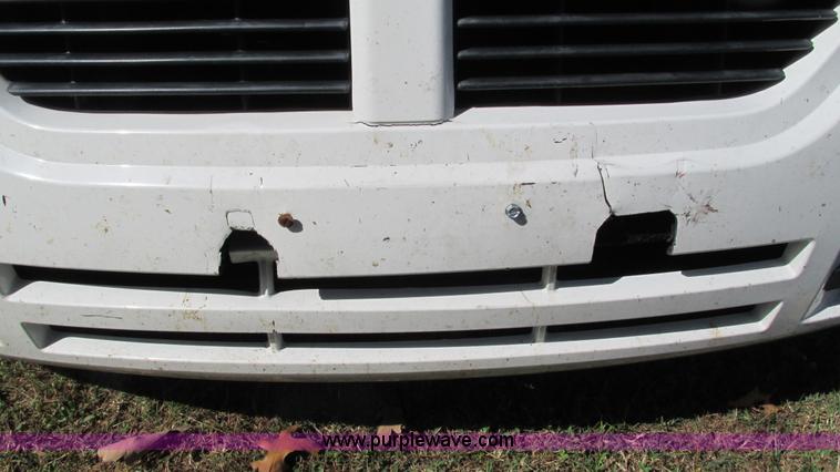 image for item I3196 2006 Dodge Magnum SE