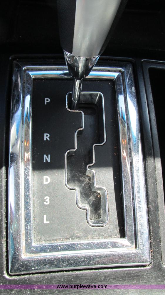 image for item I3196 2006 Dodge Magnum SE