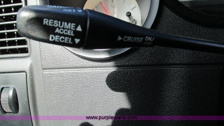 image for item I3196 2006 Dodge Magnum SE