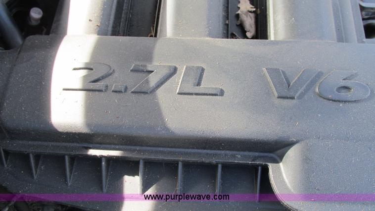 image for item I3196 2006 Dodge Magnum SE