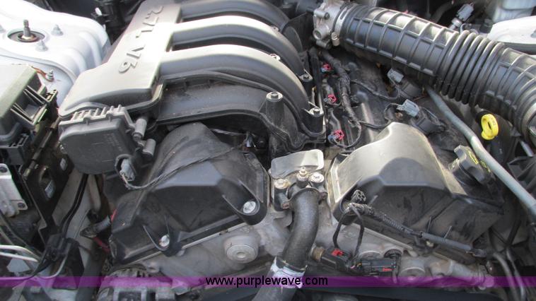 image for item I3196 2006 Dodge Magnum SE