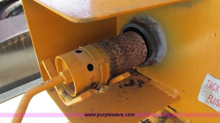 image for item I3197 Lee Boy L500S asphalt distributor