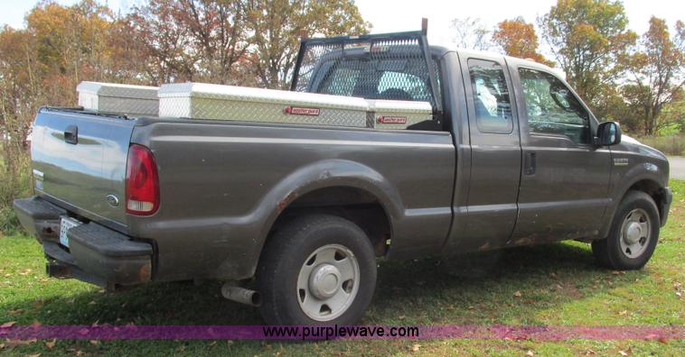 image for item I3198 2007 Ford F250 Super Duty XL SuperCab pickup truck
