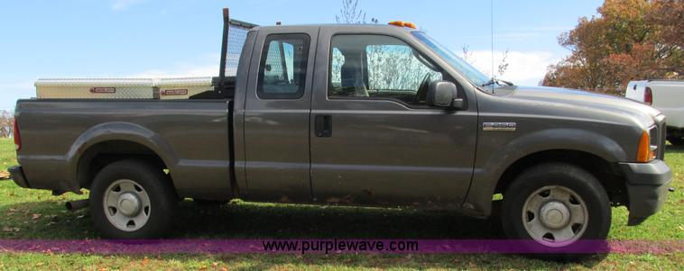 image for item I3198 2007 Ford F250 Super Duty XL SuperCab pickup truck