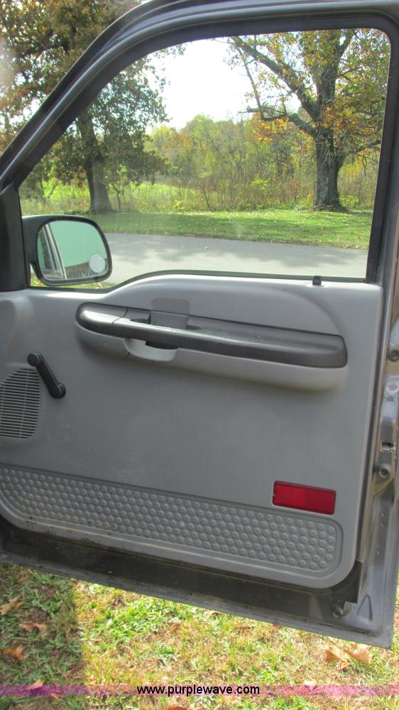 image for item I3198 2007 Ford F250 Super Duty XL SuperCab pickup truck