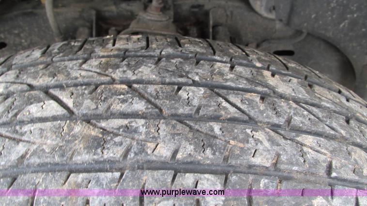 image for item I3200 2003 Dodge Dakota Club Cab pickup truck