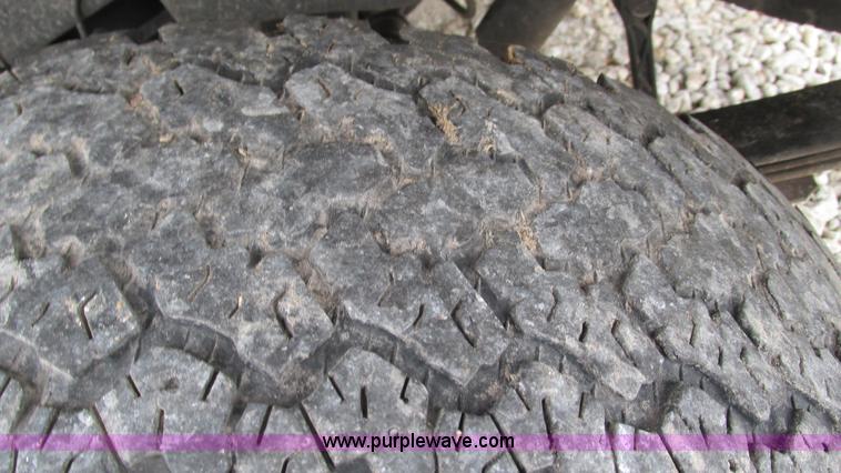 image for item I3200 2003 Dodge Dakota Club Cab pickup truck