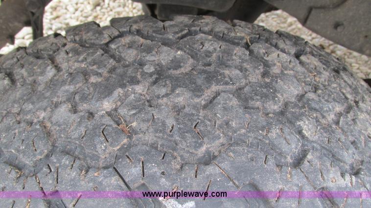 image for item I3200 2003 Dodge Dakota Club Cab pickup truck