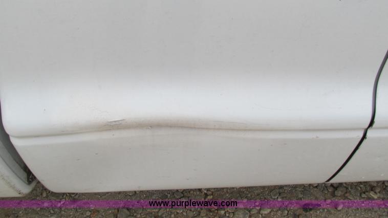 image for item I3200 2003 Dodge Dakota Club Cab pickup truck