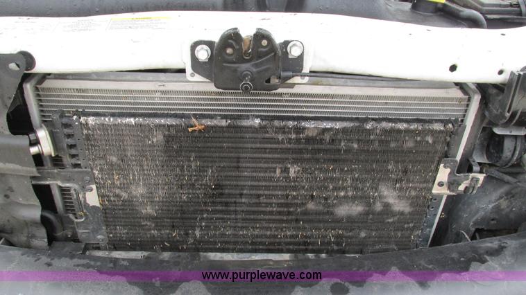 image for item I3200 2003 Dodge Dakota Club Cab pickup truck