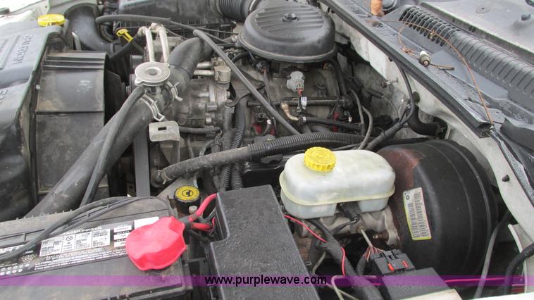 image for item I3200 2003 Dodge Dakota Club Cab pickup truck