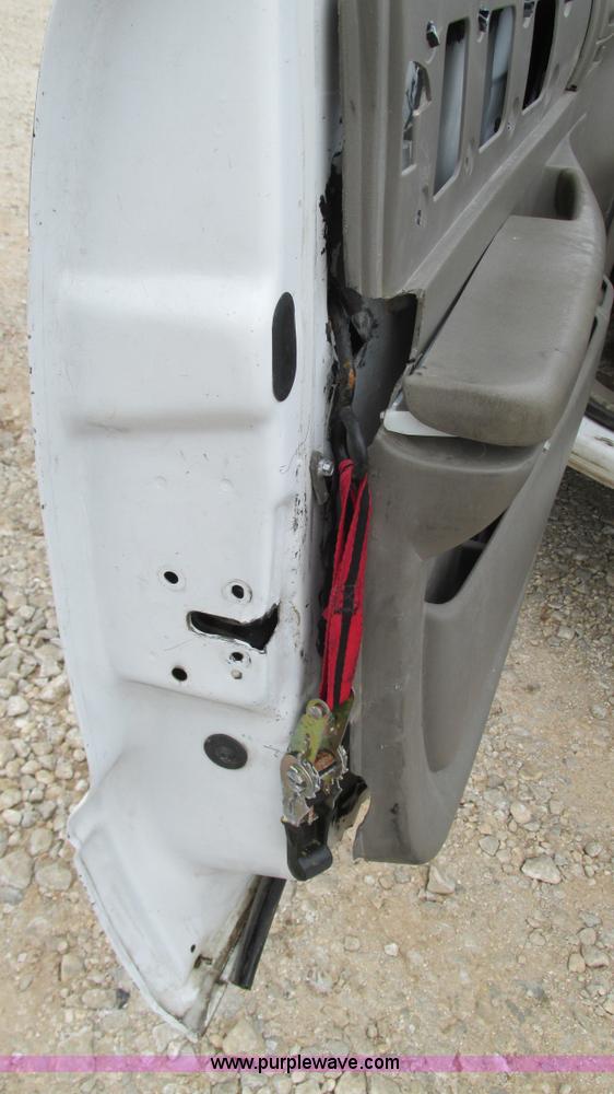 image for item I3200 2003 Dodge Dakota Club Cab pickup truck