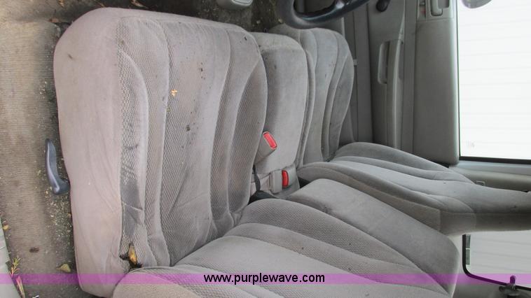 image for item I3200 2003 Dodge Dakota Club Cab pickup truck