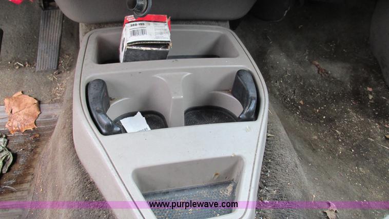 image for item I3200 2003 Dodge Dakota Club Cab pickup truck