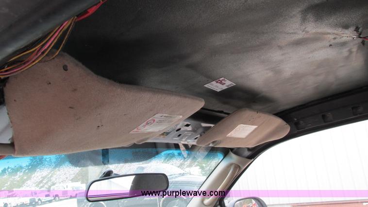 image for item I3200 2003 Dodge Dakota Club Cab pickup truck