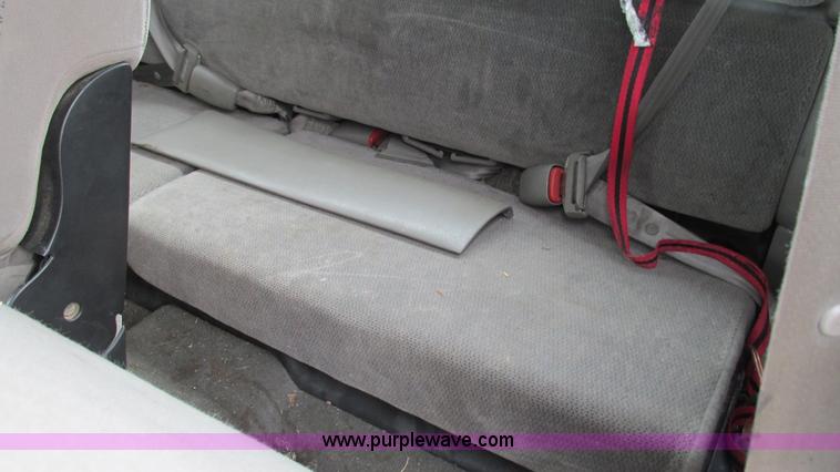 image for item I3200 2003 Dodge Dakota Club Cab pickup truck