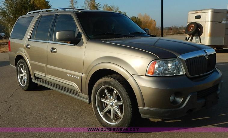 image for item I5271 2003 Lincoln Navigator SUV