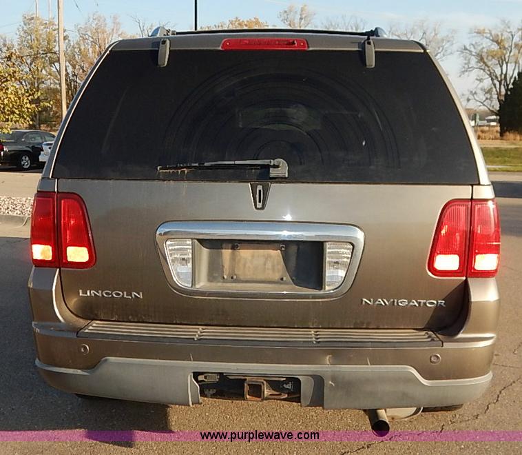 image for item I5271 2003 Lincoln Navigator SUV