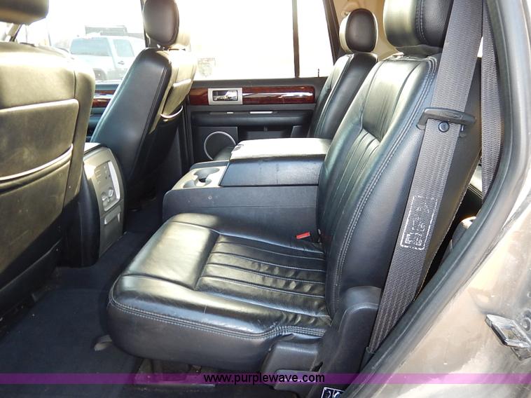 image for item I5271 2003 Lincoln Navigator SUV