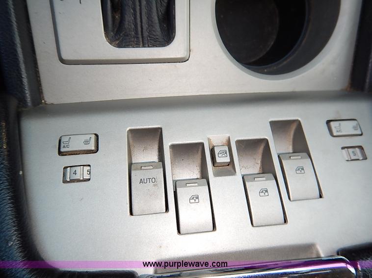 image for item I5271 2003 Lincoln Navigator SUV