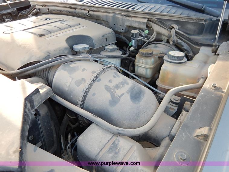 image for item I5271 2003 Lincoln Navigator SUV