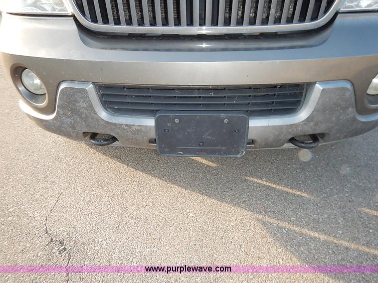 image for item I5271 2003 Lincoln Navigator SUV