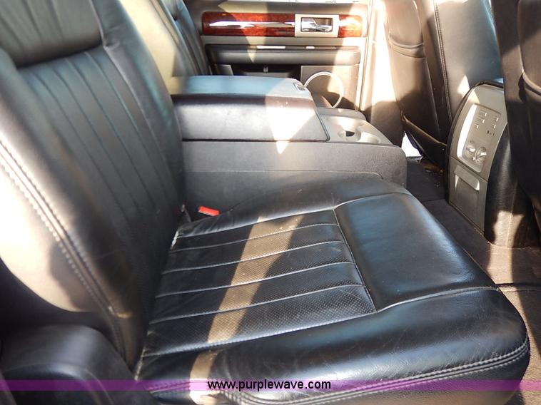 image for item I5271 2003 Lincoln Navigator SUV