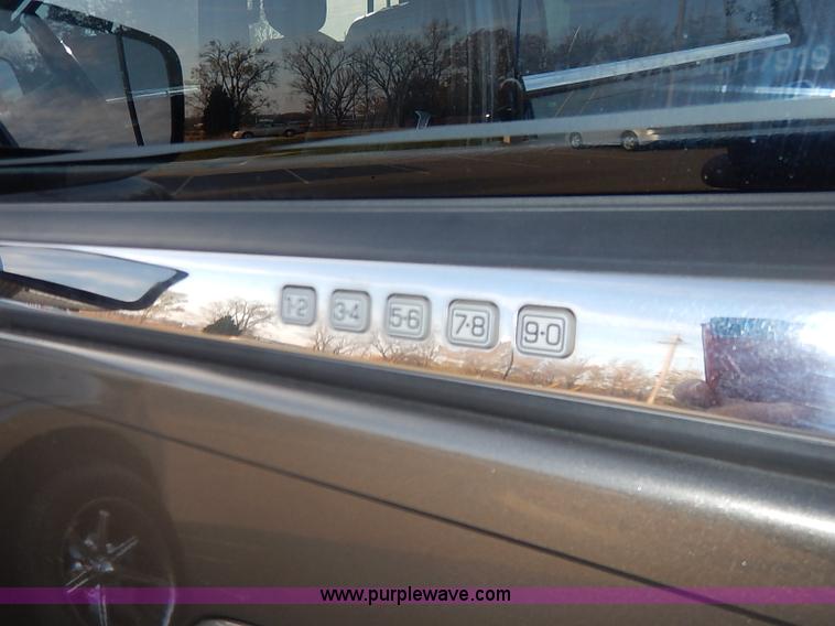 image for item I5271 2003 Lincoln Navigator SUV