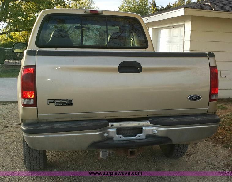 image for item I5273 2000 Ford F250 Super Duty Lariat SuperCab pickup truck