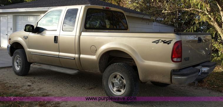 image for item I5273 2000 Ford F250 Super Duty Lariat SuperCab pickup truck