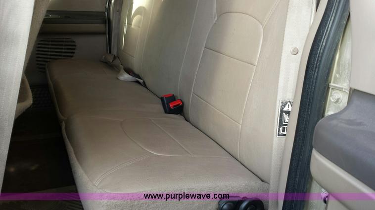 image for item I5273 2000 Ford F250 Super Duty Lariat SuperCab pickup truck