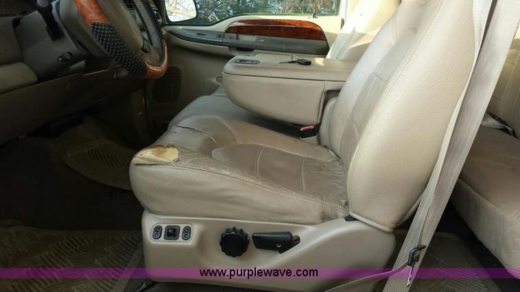 image for item I5273 2000 Ford F250 Super Duty Lariat SuperCab pickup truck