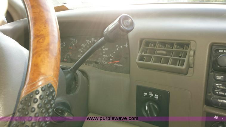 image for item I5273 2000 Ford F250 Super Duty Lariat SuperCab pickup truck