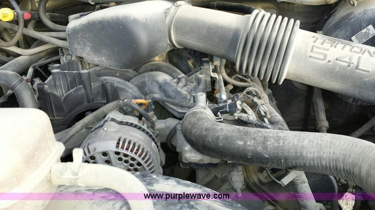 image for item I5273 2000 Ford F250 Super Duty Lariat SuperCab pickup truck