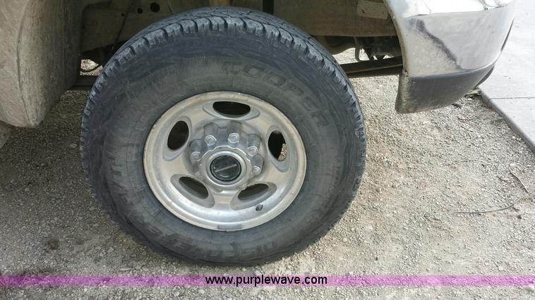 image for item I5273 2000 Ford F250 Super Duty Lariat SuperCab pickup truck