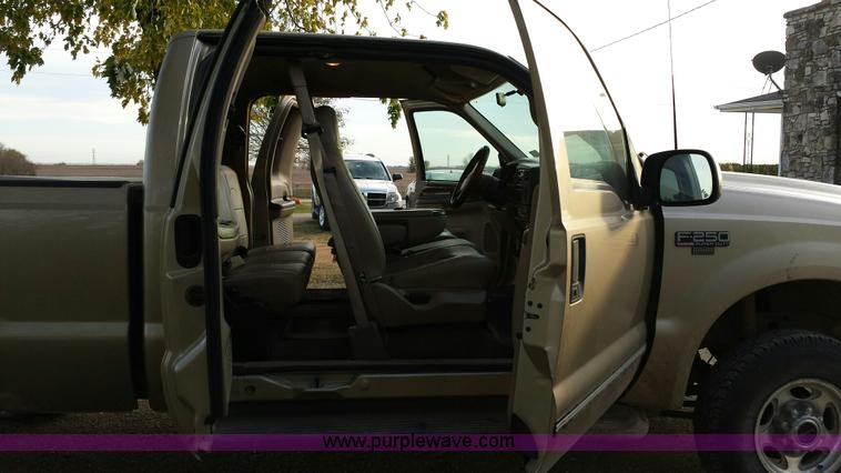 image for item I5273 2000 Ford F250 Super Duty Lariat SuperCab pickup truck