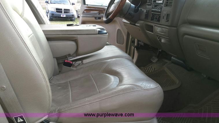 image for item I5273 2000 Ford F250 Super Duty Lariat SuperCab pickup truck