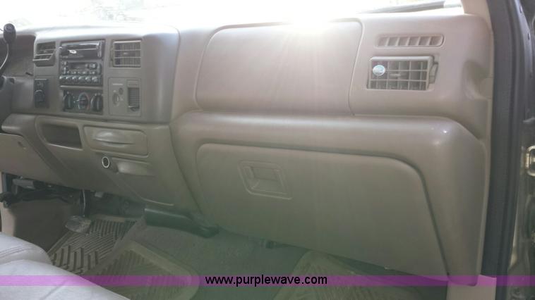 image for item I5273 2000 Ford F250 Super Duty Lariat SuperCab pickup truck