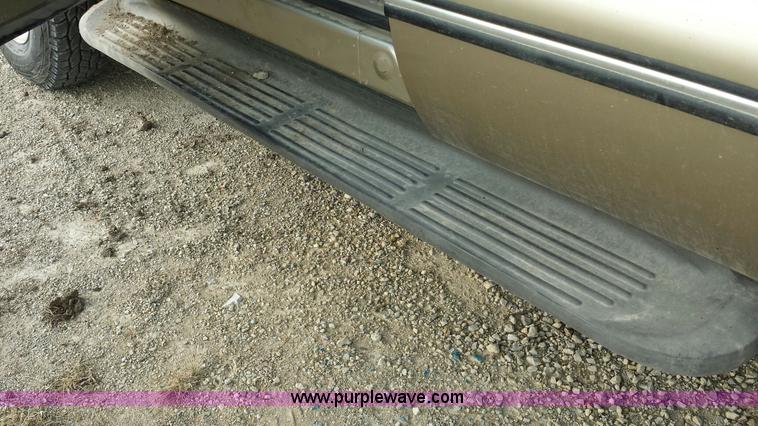 image for item I5273 2000 Ford F250 Super Duty Lariat SuperCab pickup truck